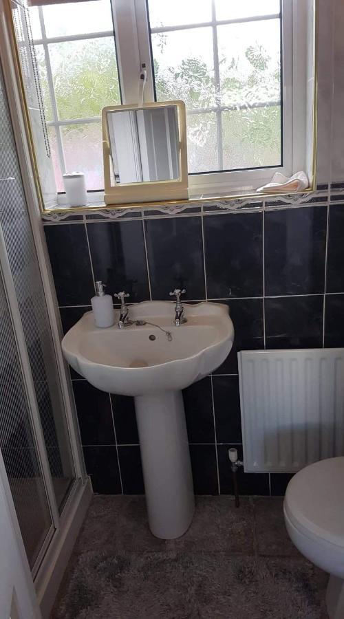 A Comfortable Stay In Балибоуфи Екстериор снимка